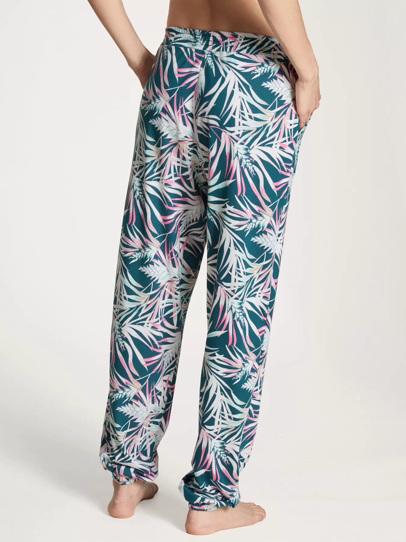 Kremowy, niebieski, różowy Spodnie damskie Calida Favourites Paradise 29897 - zdjęcie 2