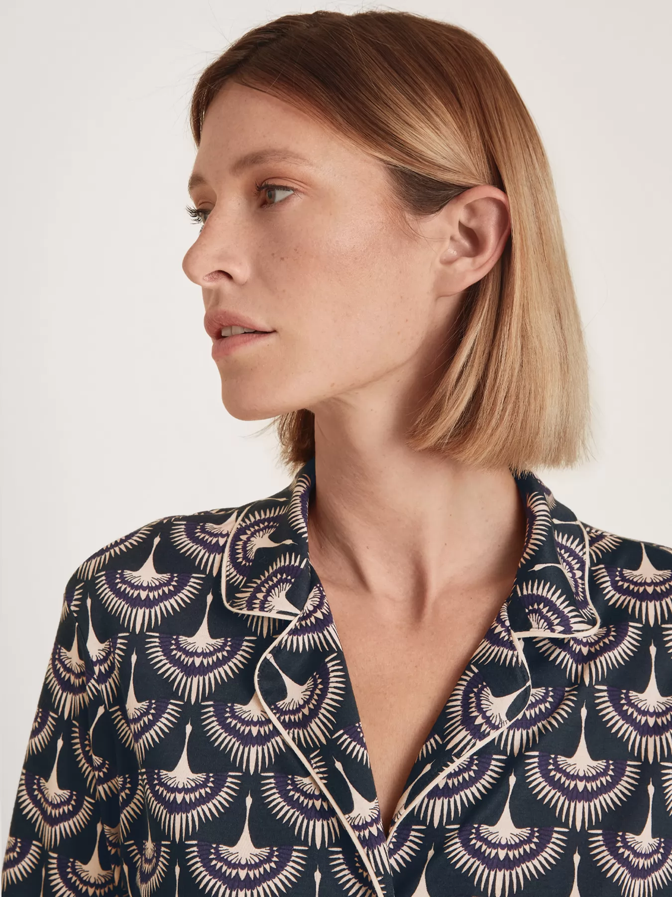 Beżowy, czarny Góra od jedwabnej piżamy Calida Favourites Seduction 15428 - zdjęcie 3