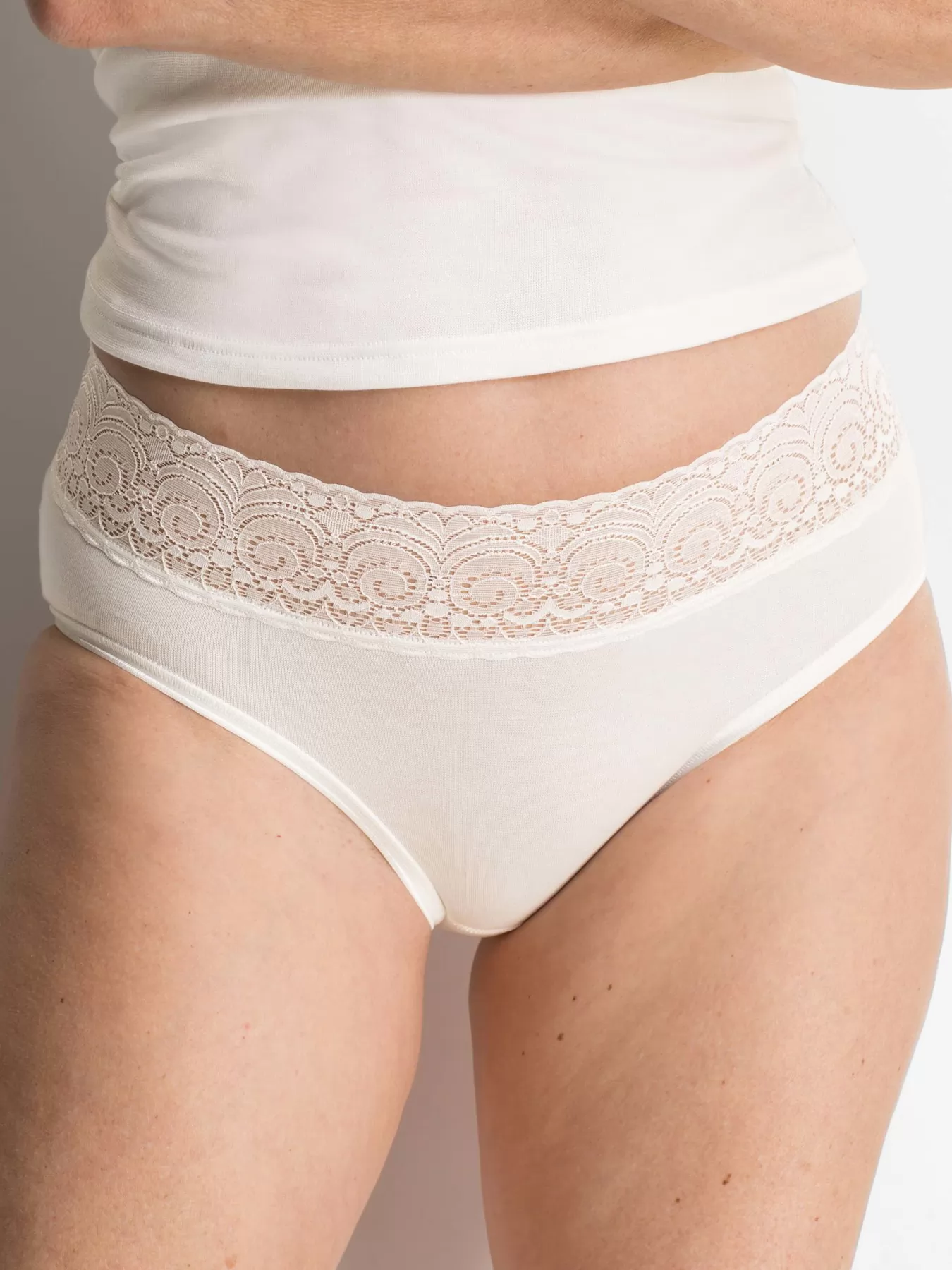 Kremowy Figi pełne Sylvia Speidel Sofia Lace 50241 - zdjęcie 3