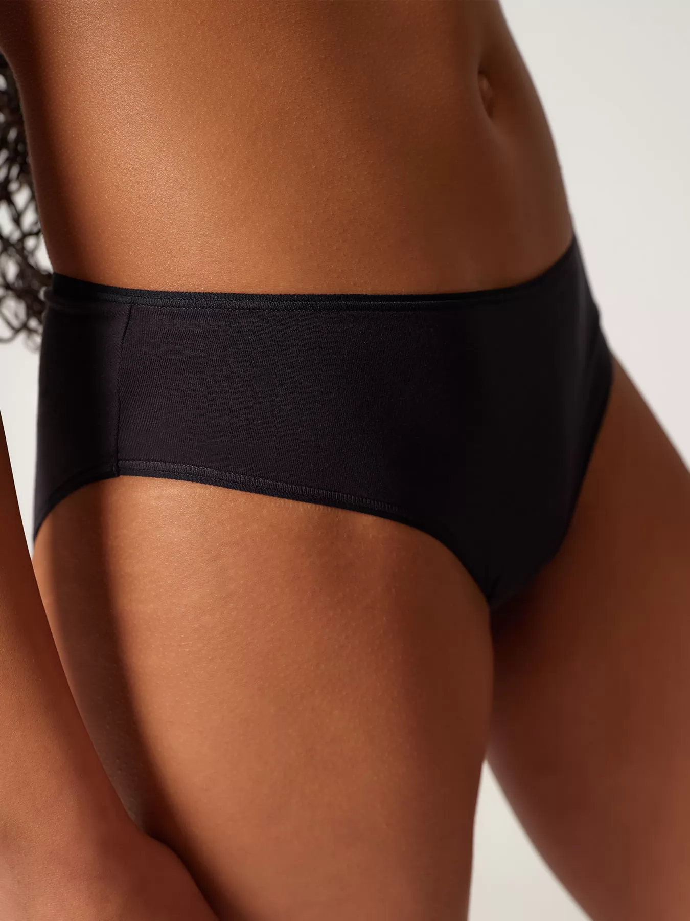 Czarny Figi midi Skiny Every Day in Cotton 082638 - zdjęcie 3