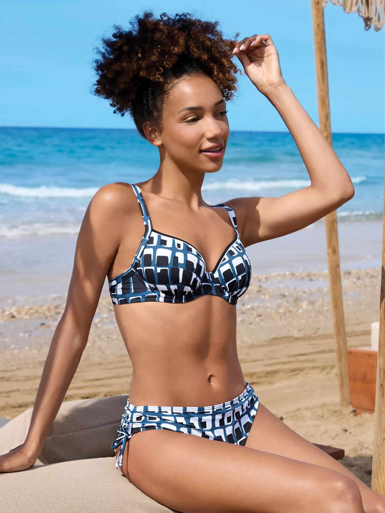 Biały, czarny, granatowy Kostium kąpielowy Sunflair 21011 - zdjęcie 4