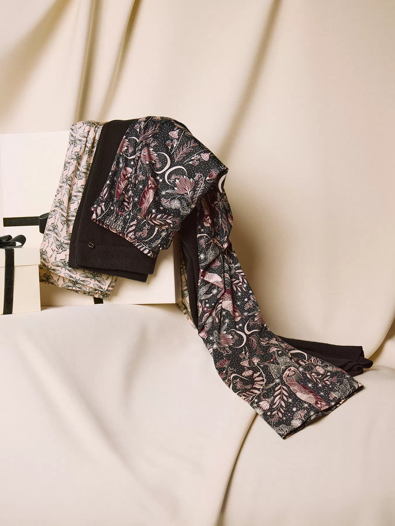 Czarny, wielobarwny Jedwabne spodnie od piżamy Calida Favourites Seduction 29075 - zdjęcie 6