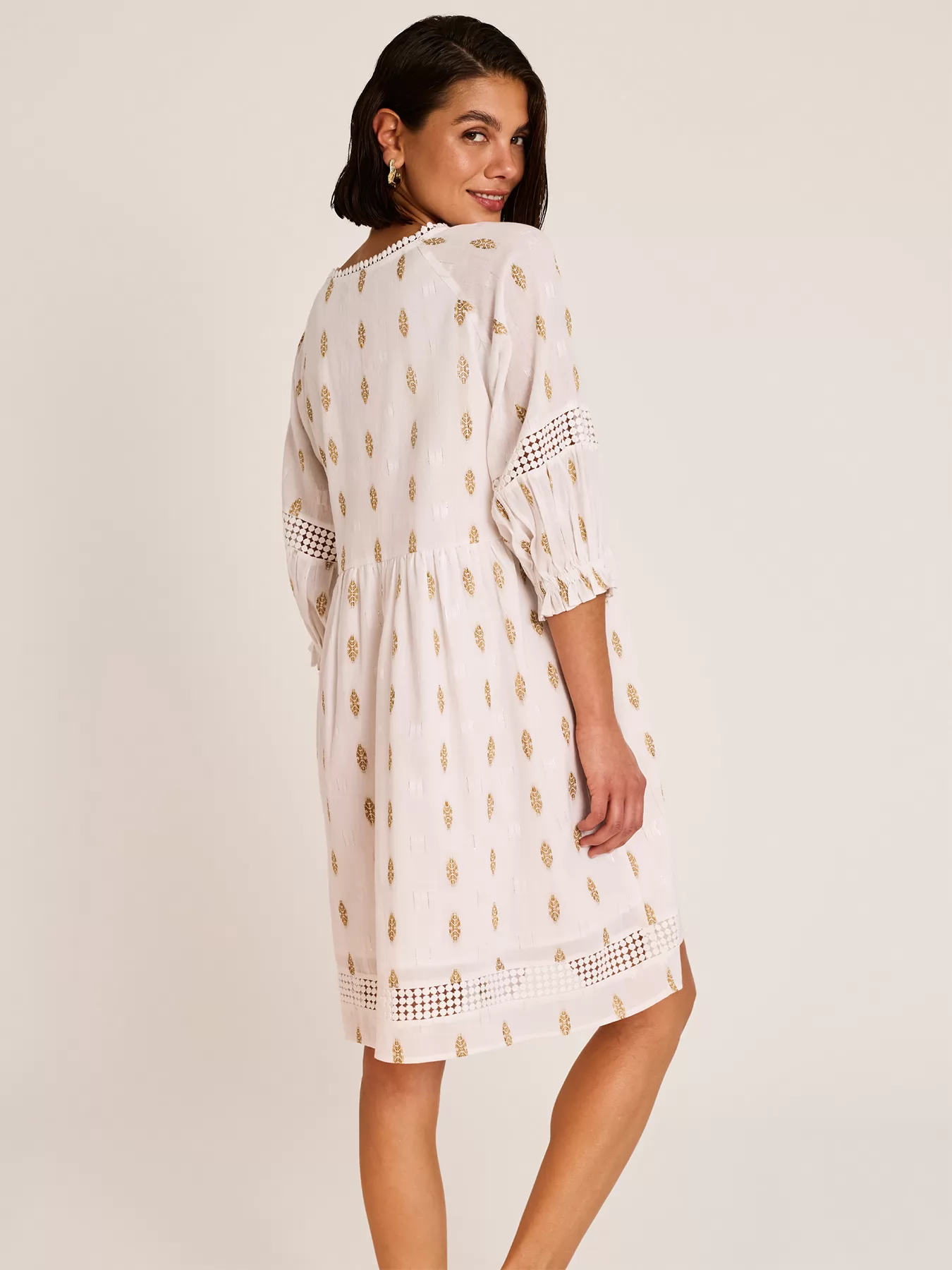 Biały, złoty Sukienka plażowa Selmark BC298 - zdjęcie 2