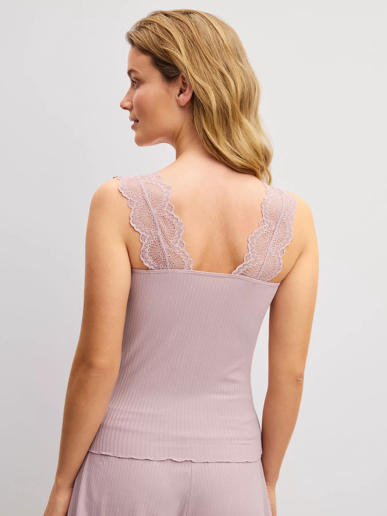 Pudrowy róż, różowy Top damski Calida Feminine Lounge 14657 - zdjęcie 2