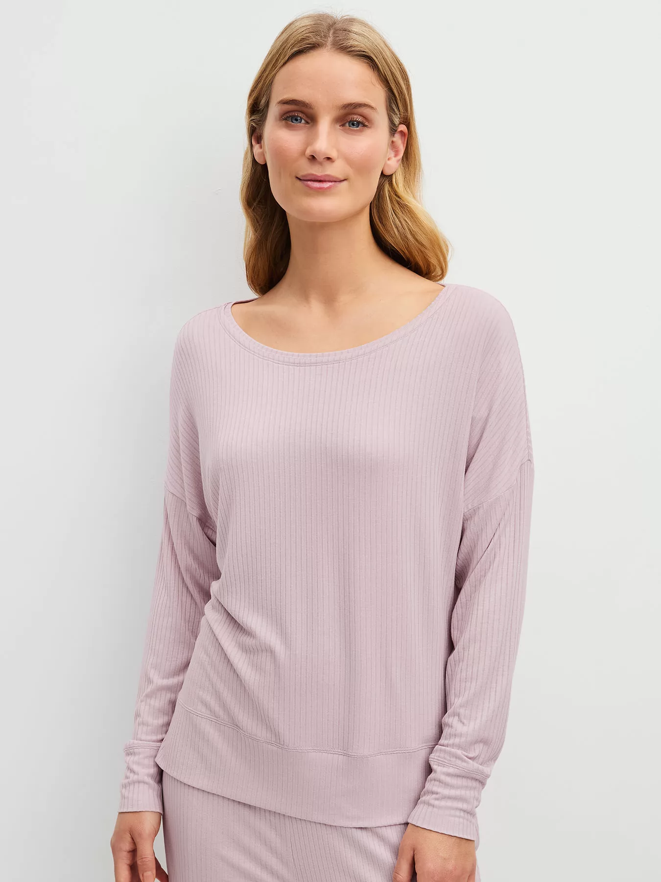 Pudrowy róż, różowy Koszulka longsleeve Calida Feminine Lounge 15007 - zdjęcie 1