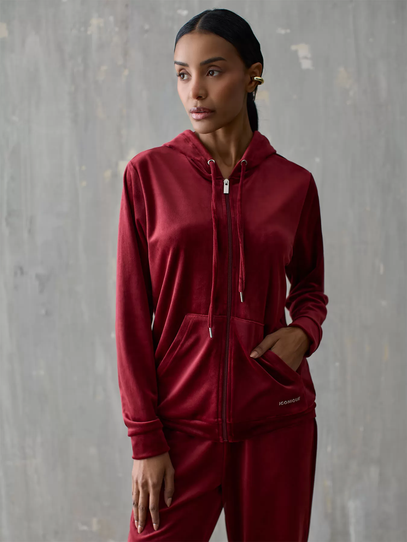 Czerwony Dres damski Iconique 26FW-24 - zdjęcie 3